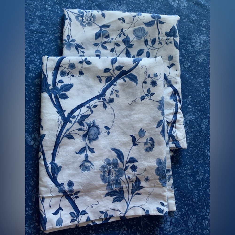 Laura Ashley  Pair of King Pillow Shams